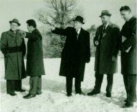 Gemeinderat auf dem Bühl, von links nach rechts: Gottfried Bänninger, Fritz Krebs (SP), Heinrich Morf (SP), Fritz Kuhn und Fritz Fäsi (Gemeindeschreiber) um 1964
